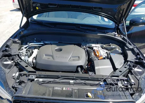 2025 Volvo Xc60 Plug-In Hybrid T8 Plus z USA, uszkodzony, nr VIN YV4H60RC9S1056625